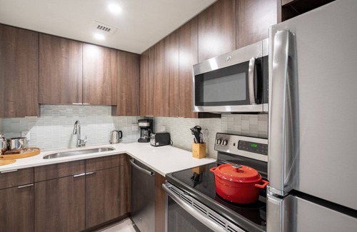 Prudential - St. Botolph Apartment | Modern Back Bay 1BR with Gym and Doorman near Esplanade