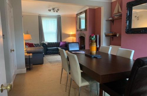 Stalham House | Cozy 3-Bedroom Victorian House - Pet Friendly & Top Rated