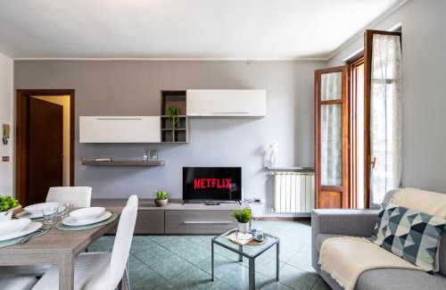 Castelletto Sopra Ticino Apartment | Discover SMART FLAT: Wi-Fi, Netflix & Private Garage