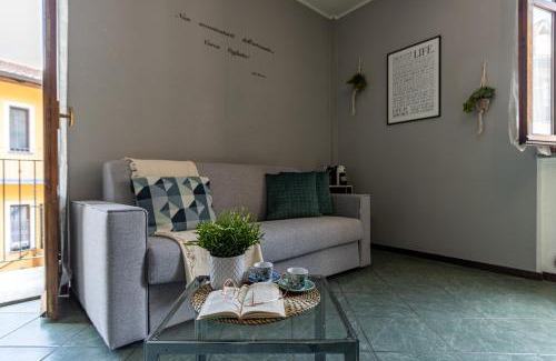 Castelletto Sopra Ticino Apartment | Discover SMART FLAT: Wi-Fi, Netflix & Private Garage