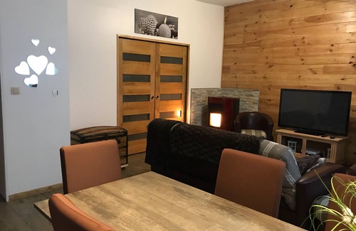 Saint-Michel-de-Maurienne Apartment | Convenient Ski Access Apartment in Val Thorens for 4