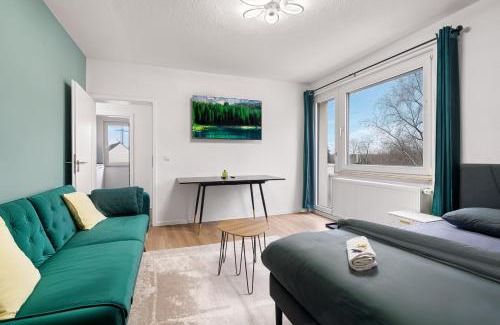 Dellwig Apartment | Smart Home - Near Essen, Oberhausen, Bottrop - Perfect for 6 Guests! Balcony - Netflix - Smart TV