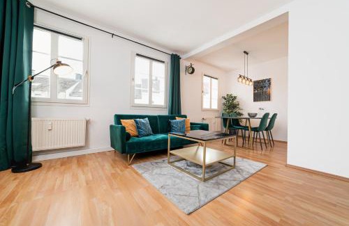 Barmen Apartment | Ideal Getaway for 4: Kitchen, Free Parking & Netflix