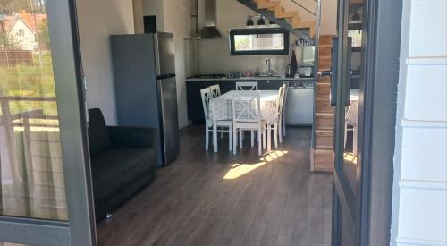 Ureki Apartment | Beachfront Smart House Twins: Family-Friendly Escape with Views