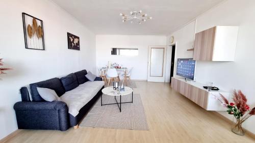 Grinzing Apartment | Budget-Friendly Hotel Near U1 & Park and Ride with High Ratings