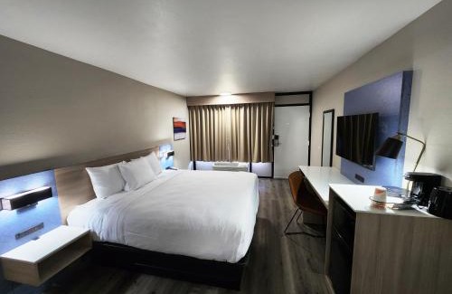 Lafayette Hotel | Pet-Friendly Smart Stay Lafayette with Family Amenities