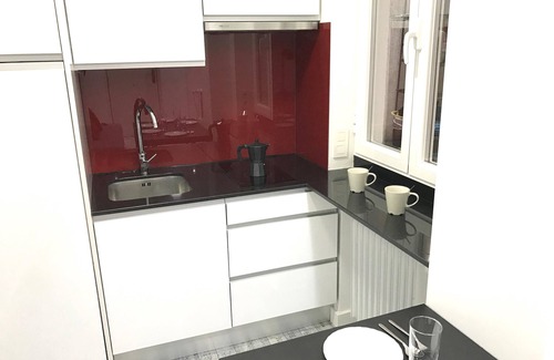 Centro Apartment | Modern Smart Tech Plaza Apartment with Great Amenities