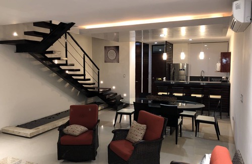 Montecarlo House | Discover SMART TOWN HOUSE MONTEBELLO: Family-Friendly Retreat