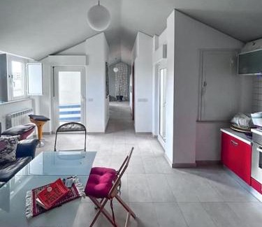 Latina Apartment | Smart Working con due terrazzi e fibra ultra veloce