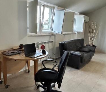 Latina Apartment | Smart Working con due terrazzi e fibra ultra veloce