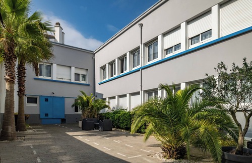 Lorient Apartment | Welcoming Smartappart Lorient: Family-Friendly & Accessible