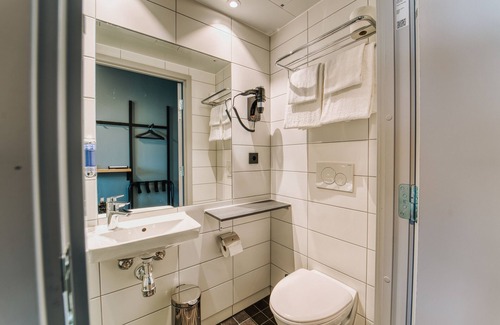 Bodo Hotel | Discover Smarthotel Bodø: Family-Friendly with Pool Access
