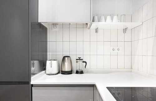 Palos de la Frontera Apartment | Discover Smartr Atocha Reina Sofia: 4-Star Family Retreat