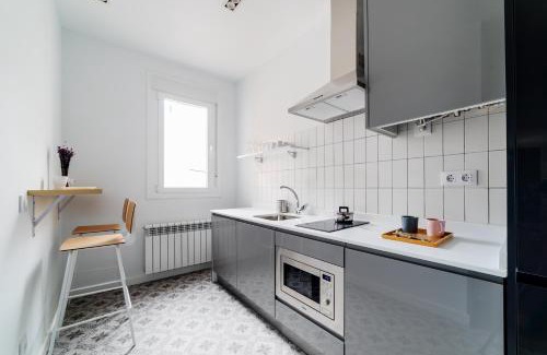 Palos de la Frontera Apartment | Discover Smartr Atocha Reina Sofia: 4-Star Family Retreat
