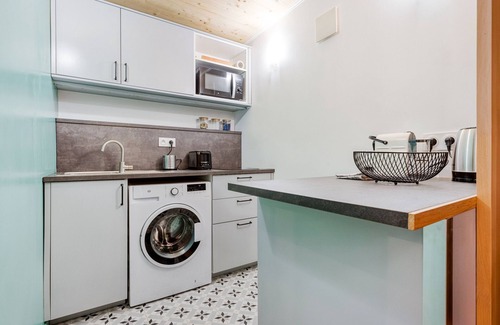Griffon - Royale Apartment | Family-Friendly Stay at Smartstay Louis Chazette Downtown