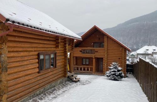Polyana House | Guest Rated 10/10 at Smerekovyi Dvir with Pool & Breakfast