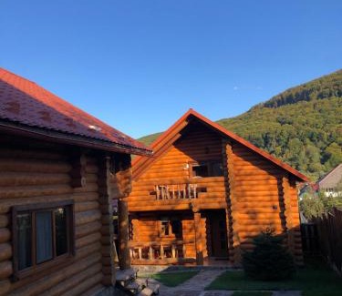 Polyana House | Guest Rated 10/10 at Smerekovyi Dvir with Pool & Breakfast