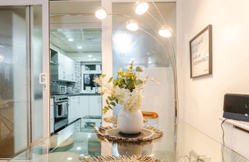 Birmingham House | Smethwick - House - Sleeps 8 - Parking