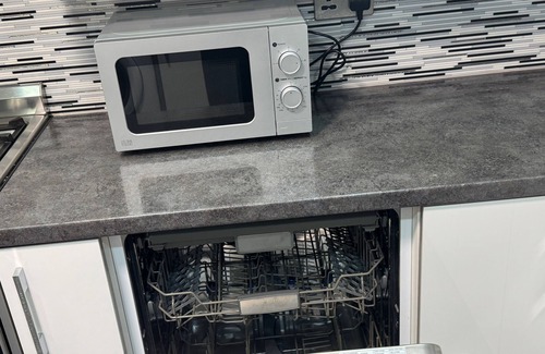 Birmingham House | Smethwick - House - Sleeps 8 - Parking