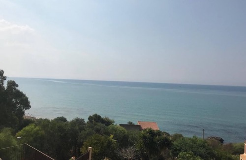 Palma di Montechiaro Villa | Seaside Retreat: Smile House Gattopardo Near Valley of Temples