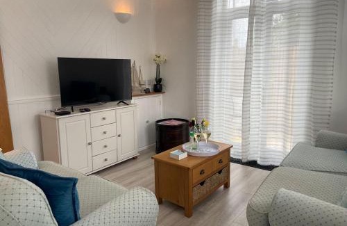 Gorleston-on-Sea House | Relax at Smile 'n' Wave: Pet and Child-Friendly Retreat