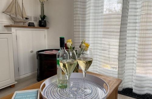 Gorleston-on-Sea House | Relax at Smile 'n' Wave: Pet and Child-Friendly Retreat