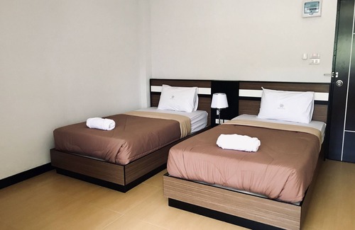 Chom Thong Hotel | Budget-Friendly Stay at Smile Place with Family Amenities