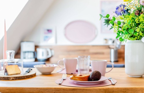 Wassersleben Apartment | Beachfront Bliss: Family-Friendly Apartment with Ocean Views