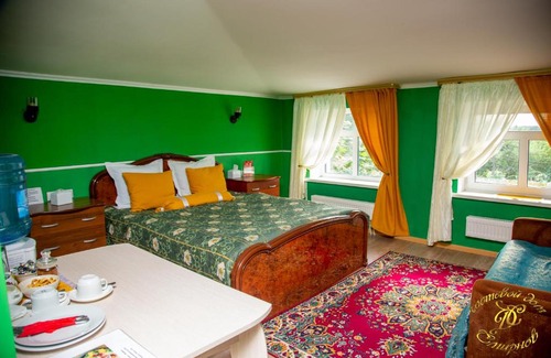 Pushkino House | Pet-Friendly Smirnov Hotel with Pool and Hot Tub Amenities