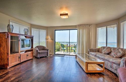 Smith River House | Cozy Smith River Vintage Cabin with Oceanfront Deck & Views