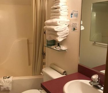 Crooked River Ranch Bed & Breakfast | Smith Rock Resort: Oceanfront Retreat with Unique Amenities