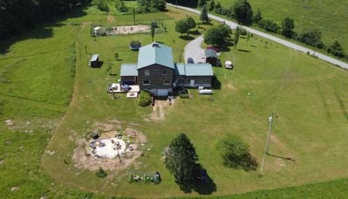 Mingo House | Pet-Friendly Smiths In-Law Suite with Family Amenities