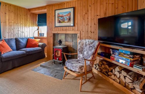 Rogart House | Pet-Friendly Getaway at Smithy Burn Croft for Families