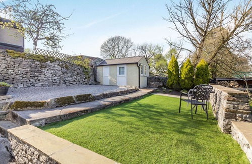 Peak District Cottage | Guest Rated 10/10 - Smithy Cottage with Breakfast & Kitchen