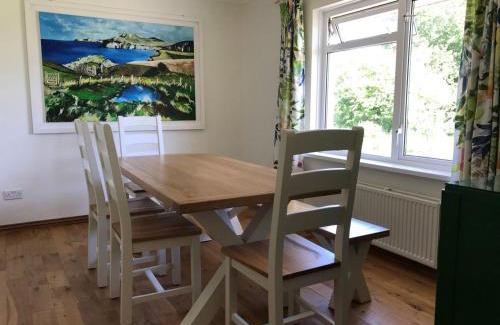 Carnhedryn House | Pet-Friendly Retreat at Smithy Cottage - Family Friendly Escape
