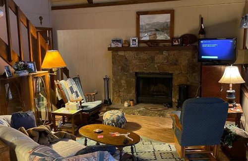 Unaka House | Relax at Smokey Mountain Cabin with Pool & Family Fun