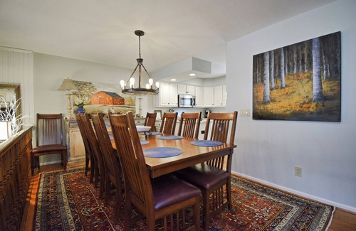 Blowing Rock Condo | Premier Chetola Resort 4 BR Condo with Pool & Fitness Access