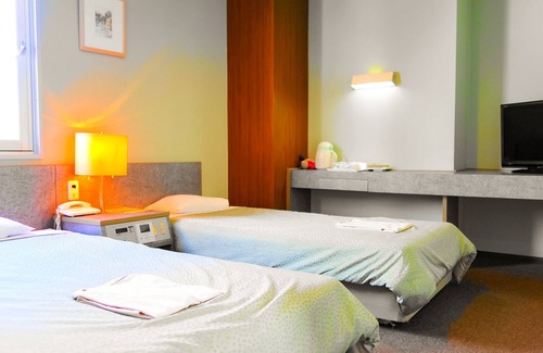 Tsushima Hotel | Relax in Tsushima: Family-Friendly Twin Room Retreat