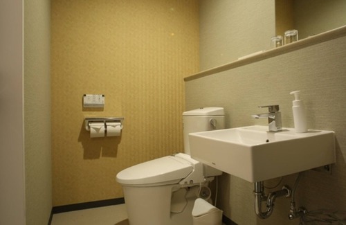 Matsuyama Hotel | Convenient Twin Accommodation in Naha, Okinawa