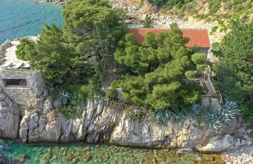 Rezevici Villa | Relax at Smokvica - Family-Friendly Le Petit St Stefan