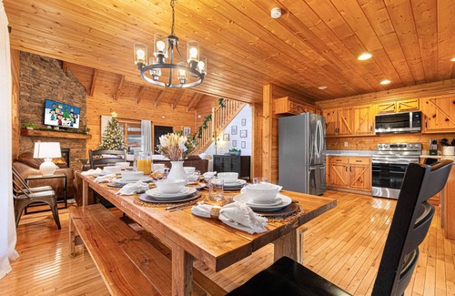Sevierville Cabin | Experience Relaxation: Hot Tub, Pool Table & Close to Fun