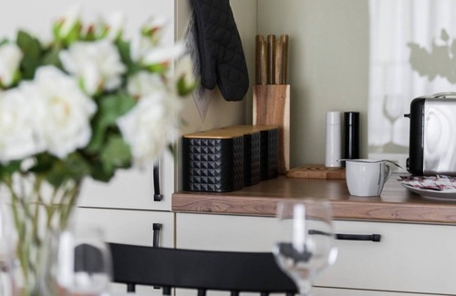 Grunwald Apartment | Top-Rated 2-Bedroom Stay with Wifi & Balcony in Poznan