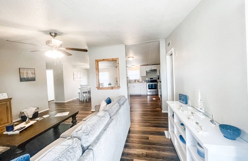 Mead House | Discover Smooth Sailing: Pool, Spa & Lake Texoma Nearby
