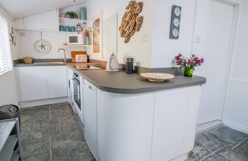 Trebarwith Strand Cottage | SMUGGLERS COTTAGE, pet friendly, with open fire in Tintagel