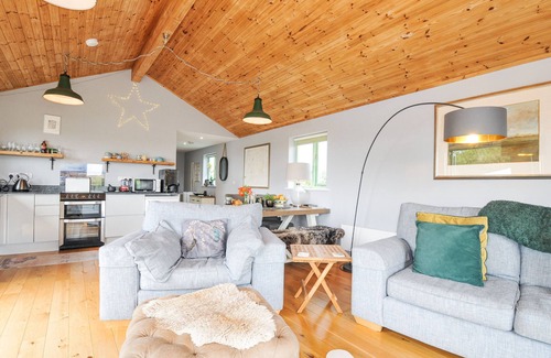 Saint Breward Cottage | SMUGGLERS, pet friendly, with hot tub in St Tudy
