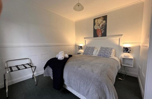 Dover Apartment | Oceanfront Smugglers Rest Apartments in Dover - 4-Star Comfort