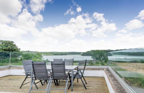 Milford Haven House | Pet-Friendly Escape at Smugglers Rest - Rated 9.5/10