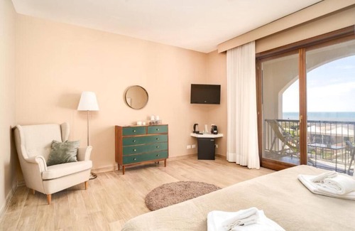 Tarquinia Hotel | Relax at Smy Civico Zero: 4-Star Stay with Ocean Views