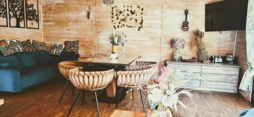 Janowice Wielkie House | Cozy Smyrkowy Dom with Hot Tub near Karpacz - Rated 9.3