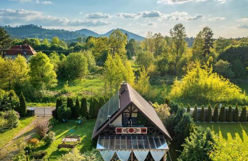 Janowice Wielkie House | Cozy Smyrkowy Dom with Hot Tub near Karpacz - Rated 9.3